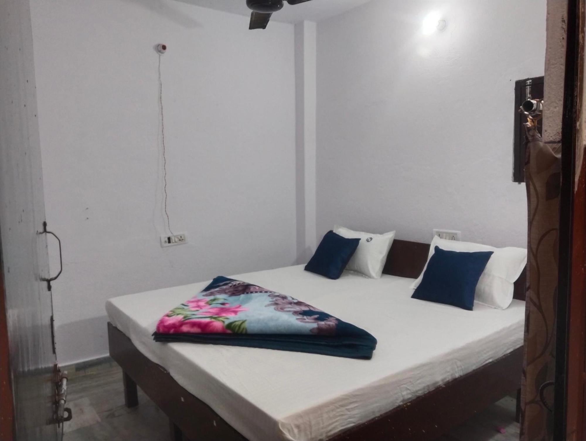 Rohit Paying Guest House Assi Ghat Varanasi Exterior photo